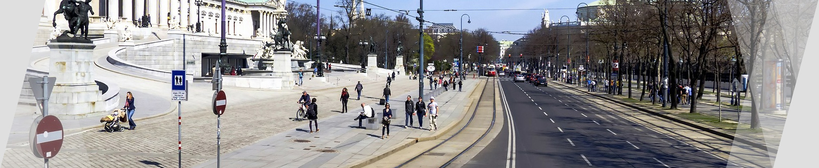 Foto Parlament mit Fußgängerverkehr